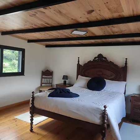 Casa de Férias Little Hideaway